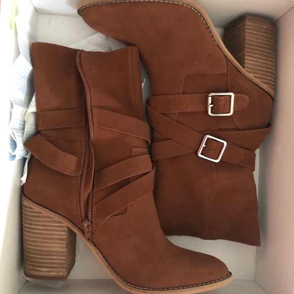 Chelsea & Violet size 8 suede and buckled boots - Picture 5 of 7